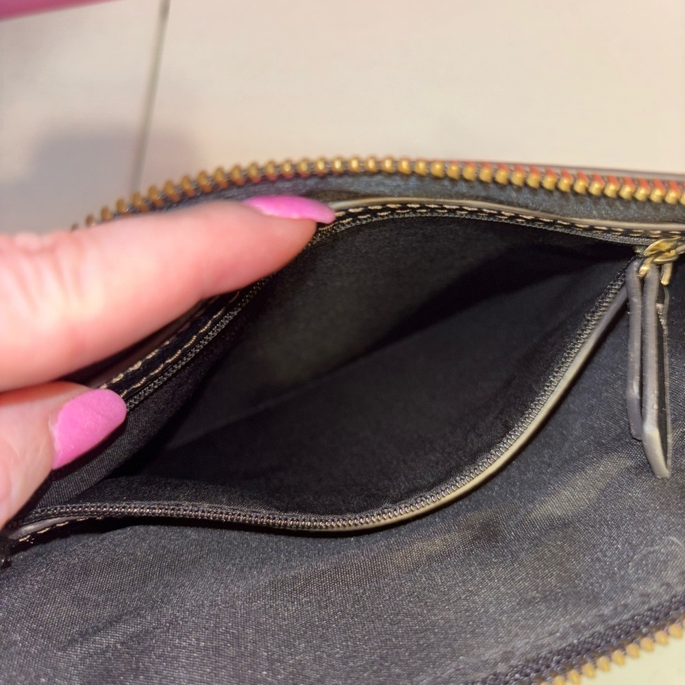 Liz Claiborne Black Floral Crossbody Bag - Picture 9 of 11